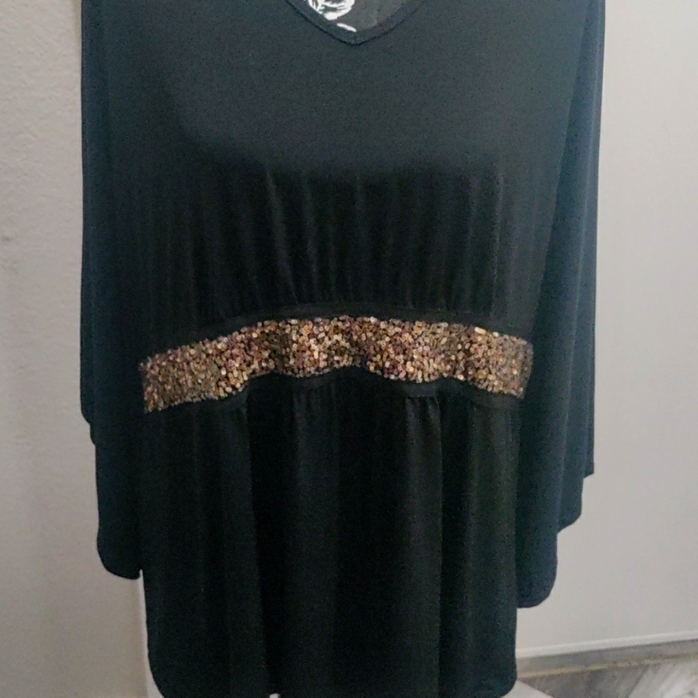 Susan Graver Black/Gold shirt